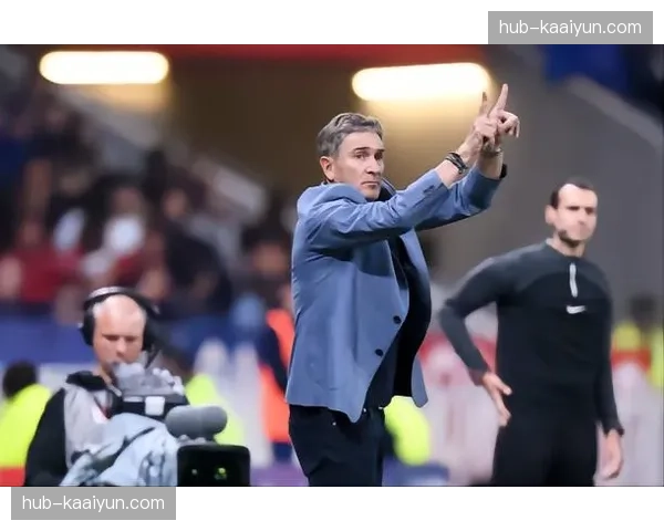 图卢兹换人时机分析：半场调整未能改变比赛走势